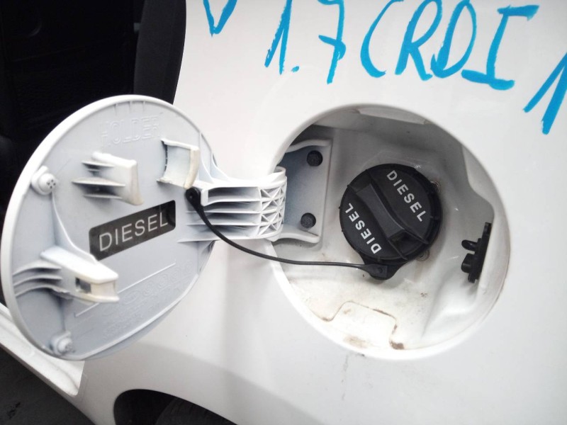 Recambio de tapa exterior combustible para kia carens ( ) drive referencia OEM IAM   