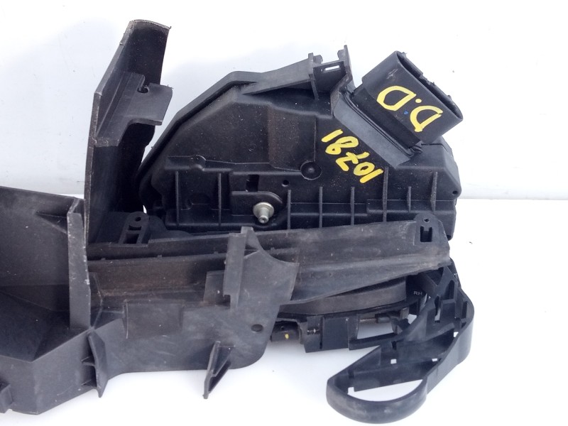 Recambio de cerradura puerta delantera derecha para ford focus lim. (cb8) titanium referencia OEM IAM BM5AA21812BC BM51A219A64AF