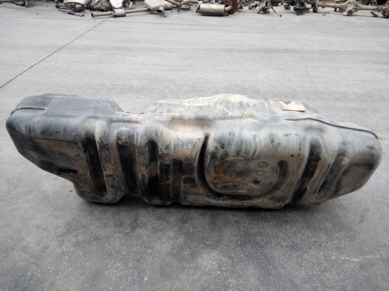 Recambio de deposito combustible para toyota land cruiser (j12) 3.0 d-4d gx referencia OEM IAM   