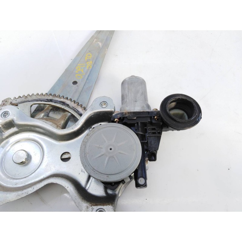 Recambio de elevalunas trasero derecho para toyota land cruiser (j12) 3.0 d-4d gx referencia OEM IAM   E2-B4-25-2