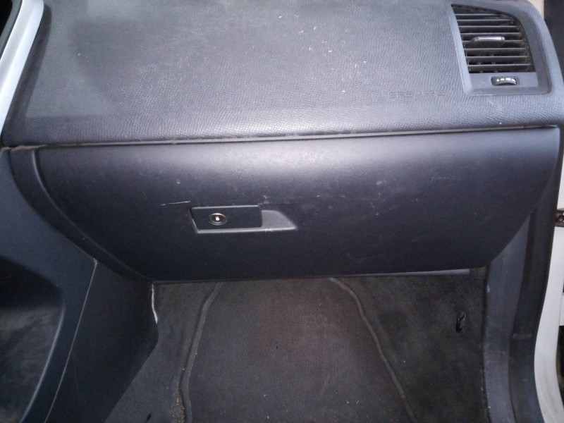 Recambio de guantera para volvo xc60 momentum drive referencia OEM IAM   