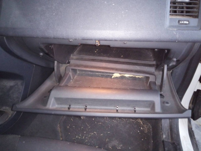 Recambio de guantera para volvo xc60 momentum drive referencia OEM IAM   