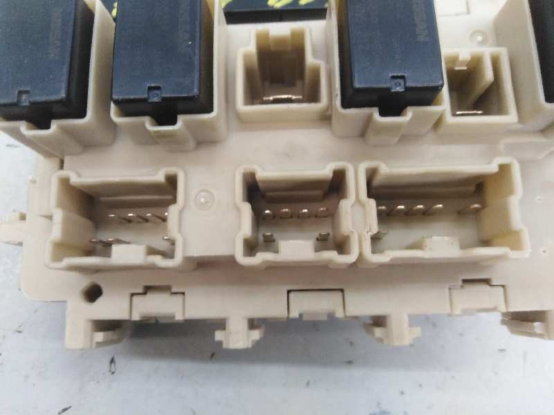 Recambio de caja reles / fusibles para nissan qashqai (j11) acenta referencia OEM IAM   E3-B4-35-3