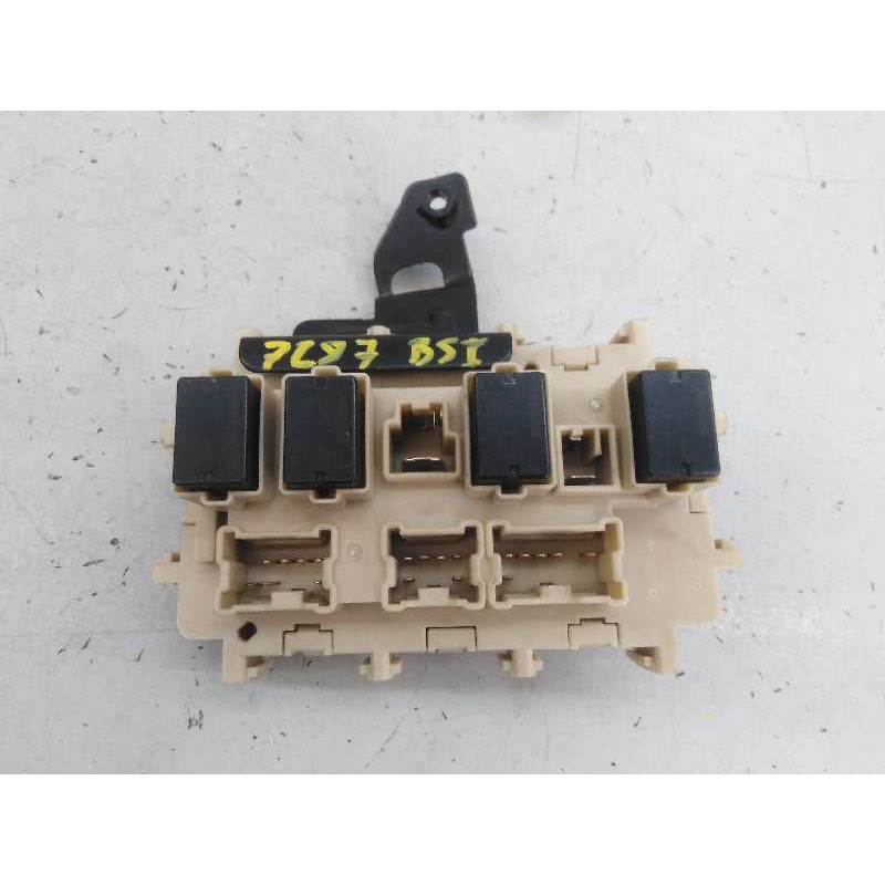 Recambio de caja reles / fusibles para nissan qashqai (j11) acenta referencia OEM IAM   E3-B4-35-3