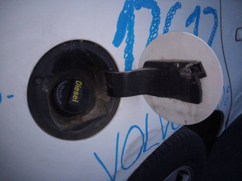 Recambio de tapa exterior combustible para volvo xc60 momentum drive referencia OEM IAM   