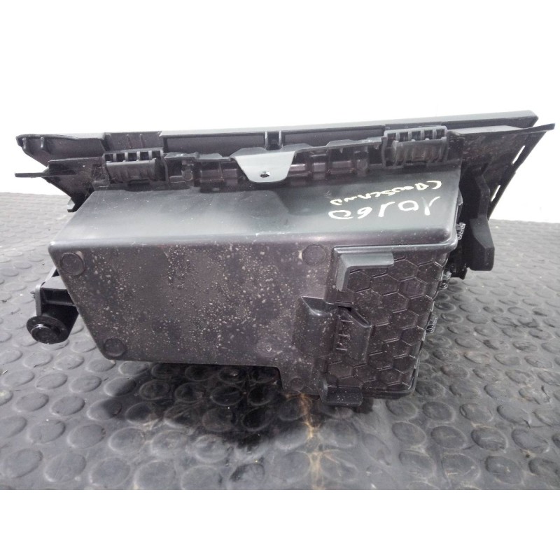 Recambio de guantera para opel crossland x excellence referencia OEM IAM   P2-A2-18