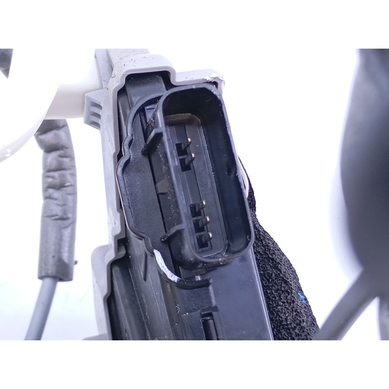 Recambio de cerradura puerta trasera derecha para hyundai ioniq hybrid referencia OEM IAM 81420G2000iHX  