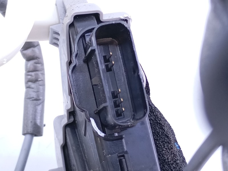 Recambio de cerradura puerta trasera derecha para hyundai ioniq hybrid referencia OEM IAM 81420G2000iHX  