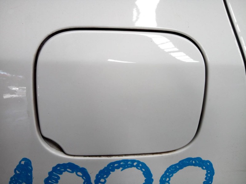 Recambio de tapa exterior combustible para dacia sandero ambiance referencia OEM IAM   