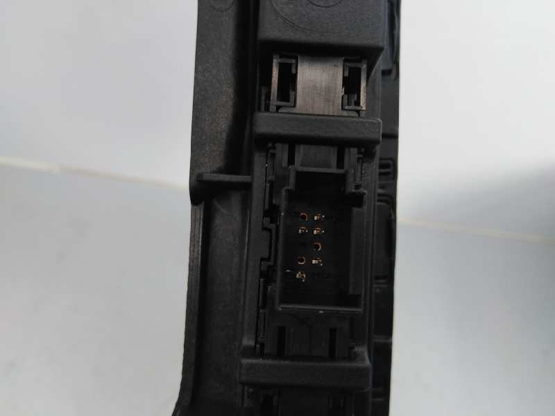 Recambio de consola central para volkswagen passat lim. (3g2) sport bmt referencia OEM IAM   E2-A1-25-8
