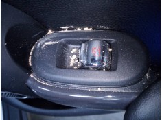 MANDO ELEVALUNAS TRASERO DERECHO 