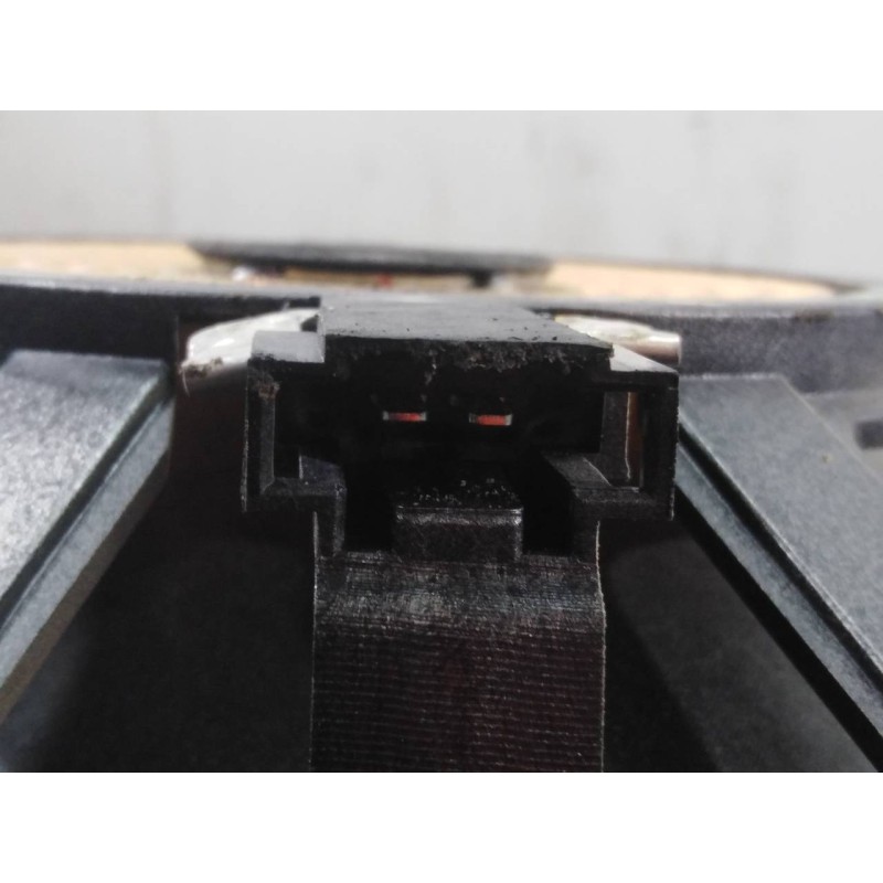 Recambio de altavoz para land rover discovery v6 td se referencia OEM IAM 2512179  P2-B3-23