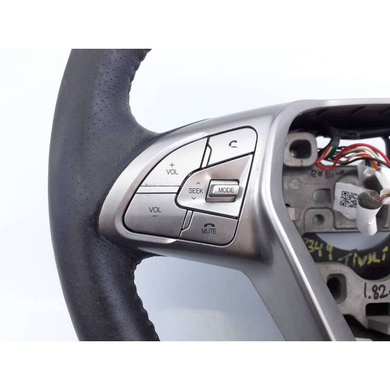 Recambio de volante para ssangyong tivoli premium 4x2 referencia OEM IAM 4S11335000  E1-B3-3-1