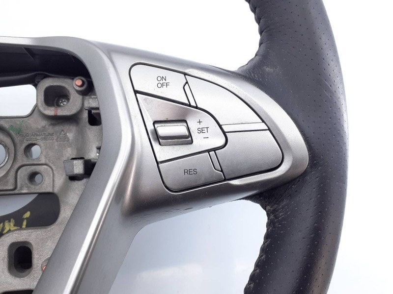 Recambio de volante para ssangyong tivoli premium 4x2 referencia OEM IAM 4S11335000  E1-B3-3-1