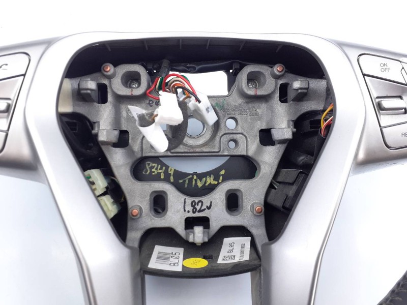 Recambio de volante para ssangyong tivoli premium 4x2 referencia OEM IAM 4S11335000  E1-B3-3-1