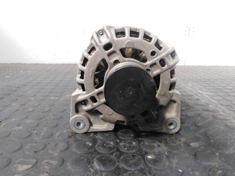 Recambio de alternador para dacia sandero stepway comfort referencia OEM IAM 231002854R F000BL04BF P3-A5-5-3