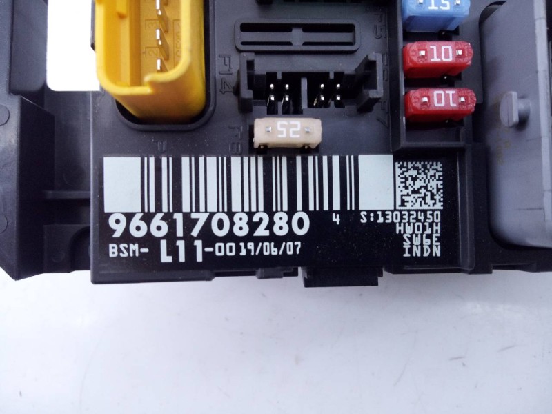Recambio de caja reles / fusibles para peugeot 207 active referencia OEM IAM 9661708280  E3-B2-31-4