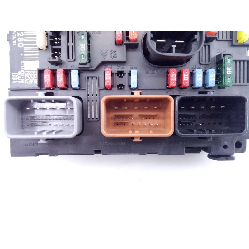 Recambio de caja reles / fusibles para peugeot 207 active referencia OEM IAM 9661708280  E3-B2-31-4