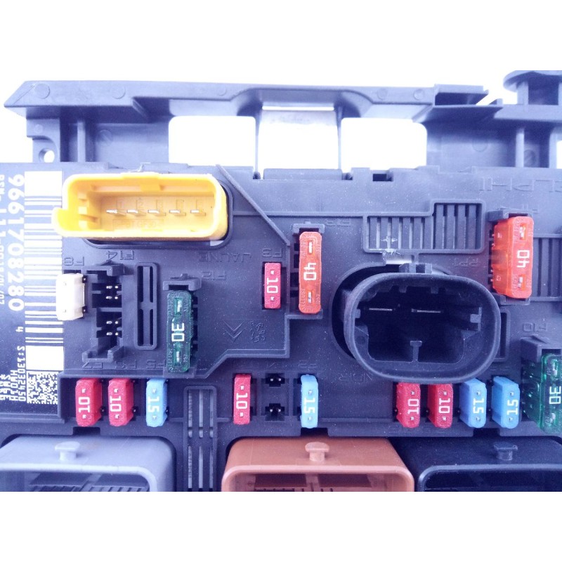 Recambio de caja reles / fusibles para peugeot 207 active referencia OEM IAM 9661708280  E3-B2-31-4