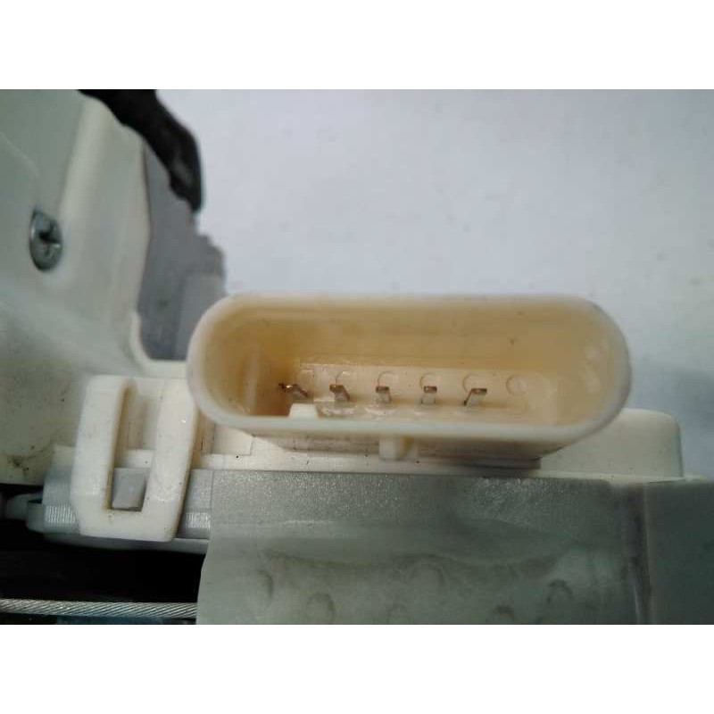 Recambio de cerradura puerta delantera derecha para audi a3 sportback (8va) attraction quattro referencia OEM IAM 8X1837016C  E1