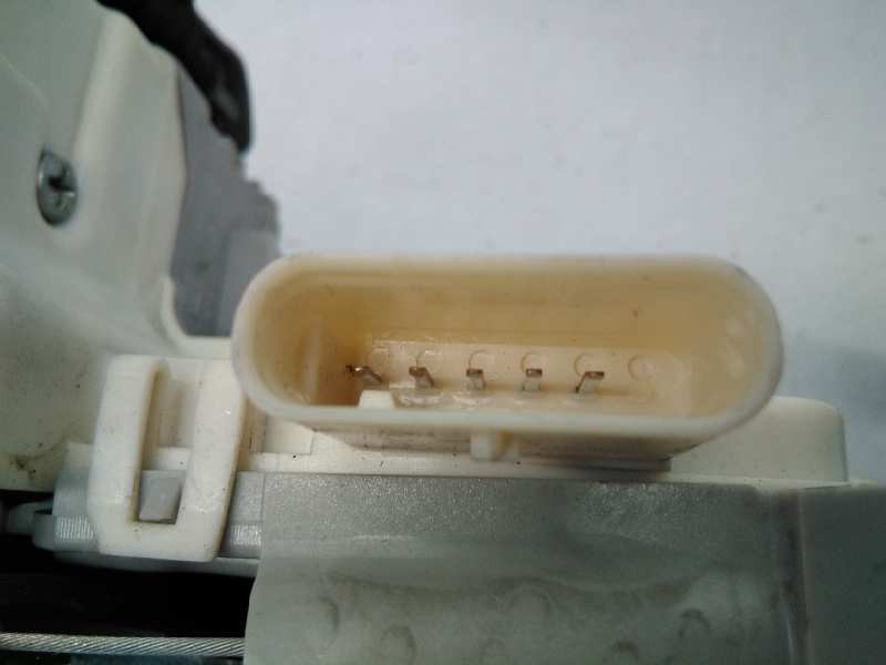 Recambio de cerradura puerta delantera derecha para audi a3 sportback (8va) attraction quattro referencia OEM IAM 8X1837016C  E1