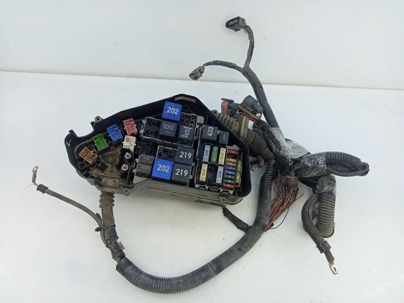 Recambio de caja reles / fusibles para volkswagen touareg (7la) tdi v10 referencia OEM IAM   E1-B6-46-1