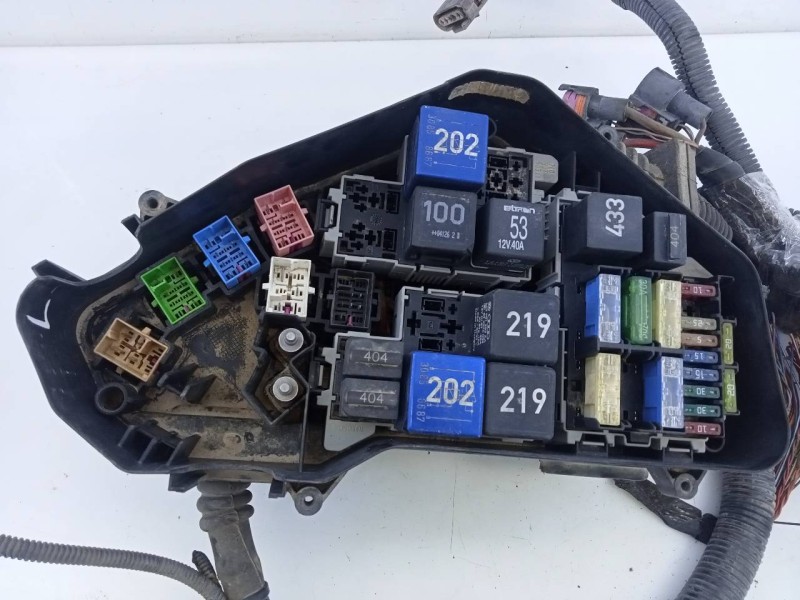 Recambio de caja reles / fusibles para volkswagen touareg (7la) tdi v10 referencia OEM IAM   E1-B6-46-1