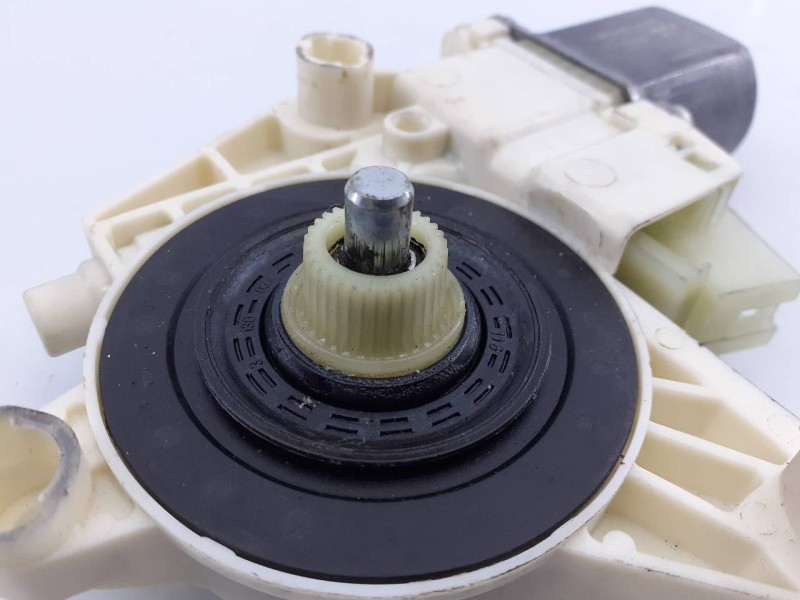 Recambio de motor elevalunas delantero izquierdo para mercedes-benz clase e (w212) lim. e 200 cdi blueefficiency (212.005) refer