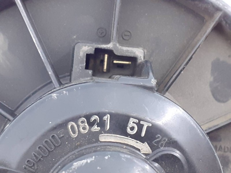 Recambio de ventilador calefaccion para mitsubishi montero (l040) referencia OEM IAM 194000  E3-A2-8-4
