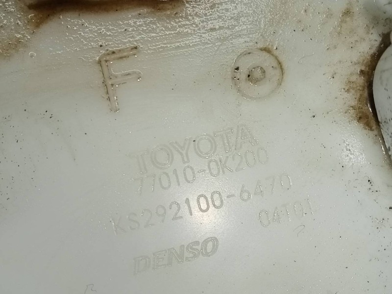 Recambio de aforador para toyota hilux (kun) referencia OEM IAM 77010OK200 S2921006470 P3-A6-7-4