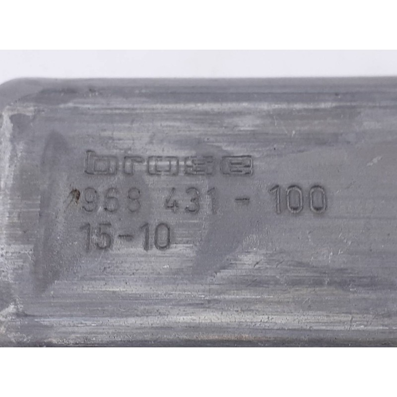 Recambio de motor elevalunas delantero izquierdo para renault megane iii berlina 5 p referencia OEM IAM 968431100 0130822479 E1-