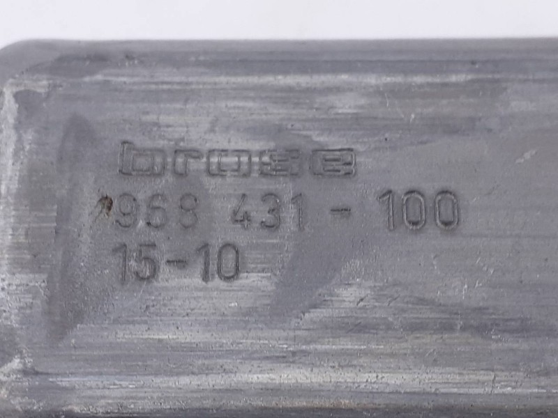 Recambio de motor elevalunas delantero izquierdo para renault megane iii berlina 5 p referencia OEM IAM 968431100 0130822479 E1-