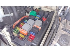 CAJA RELES / FUSIBLES 