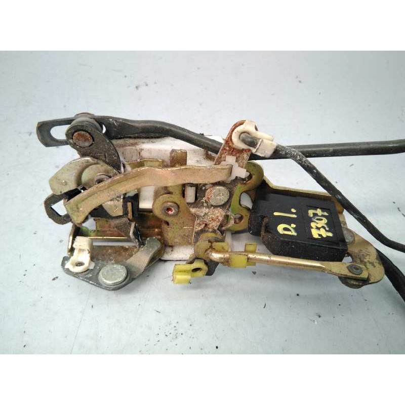 Recambio de cerradura puerta delantera izquierda para mitsubishi galloper (hyundai) 2.5 td (3-ptas.) referencia OEM IAM HG030003