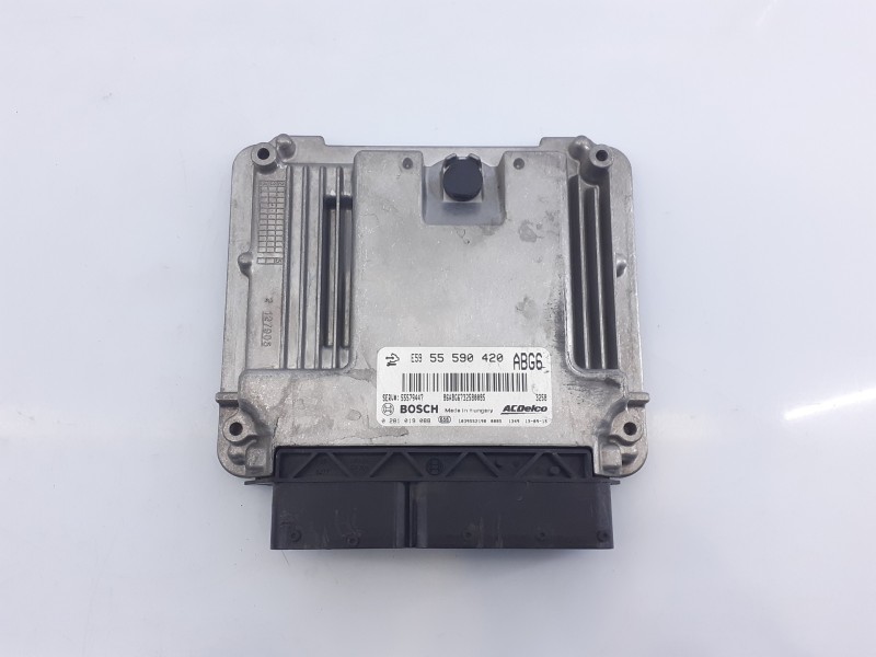 Recambio de centralita motor uce para opel astra j gtc sportive referencia OEM IAM 55590420 0281019088 