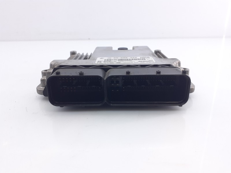 Recambio de centralita motor uce para opel astra j gtc sportive referencia OEM IAM 55590420 0281019088 