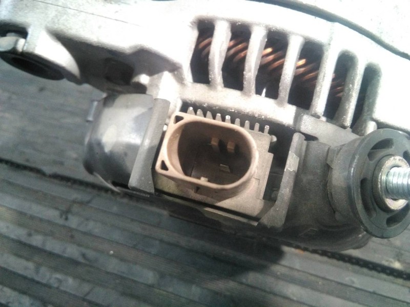 Recambio de alternador para kia cee´d drive referencia OEM IAM 373002A750 MS1042113580 P3-A4-18-4