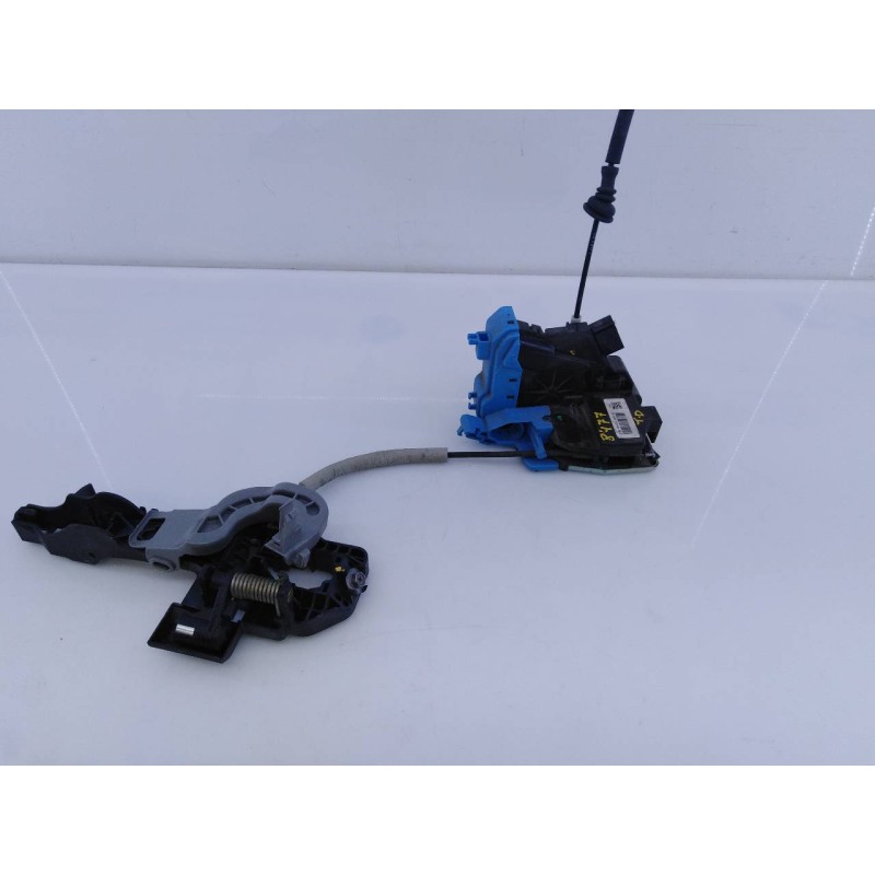 Recambio de cerradura puerta trasera derecha para kia cee´d drive referencia OEM IAM 81420A2400KLJ  E2-B5-15-1