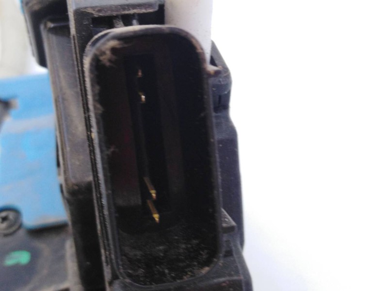 Recambio de cerradura puerta trasera derecha para kia cee´d drive referencia OEM IAM 81420A2400KLJ  E2-B5-15-1