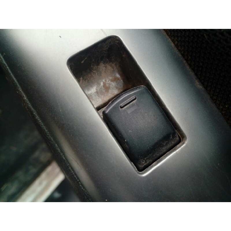 Recambio de mando elevalunas trasero derecho para nissan pathfinder (r51) 2.5 dci se referencia OEM IAM 25411EA00A  