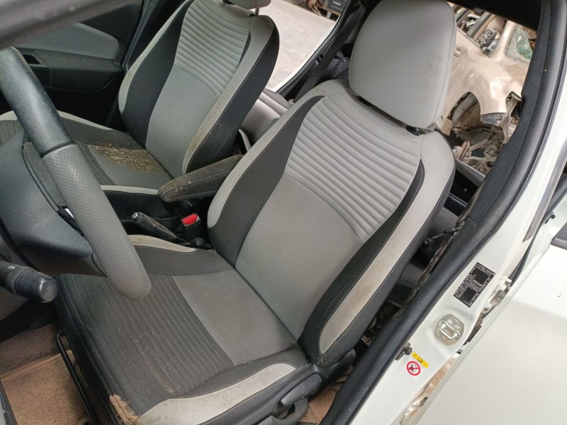 toyota yaris (_p13_) del año 2016