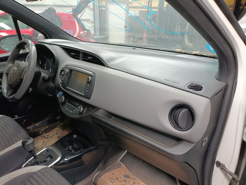 toyota yaris (_p13_) del año 2016