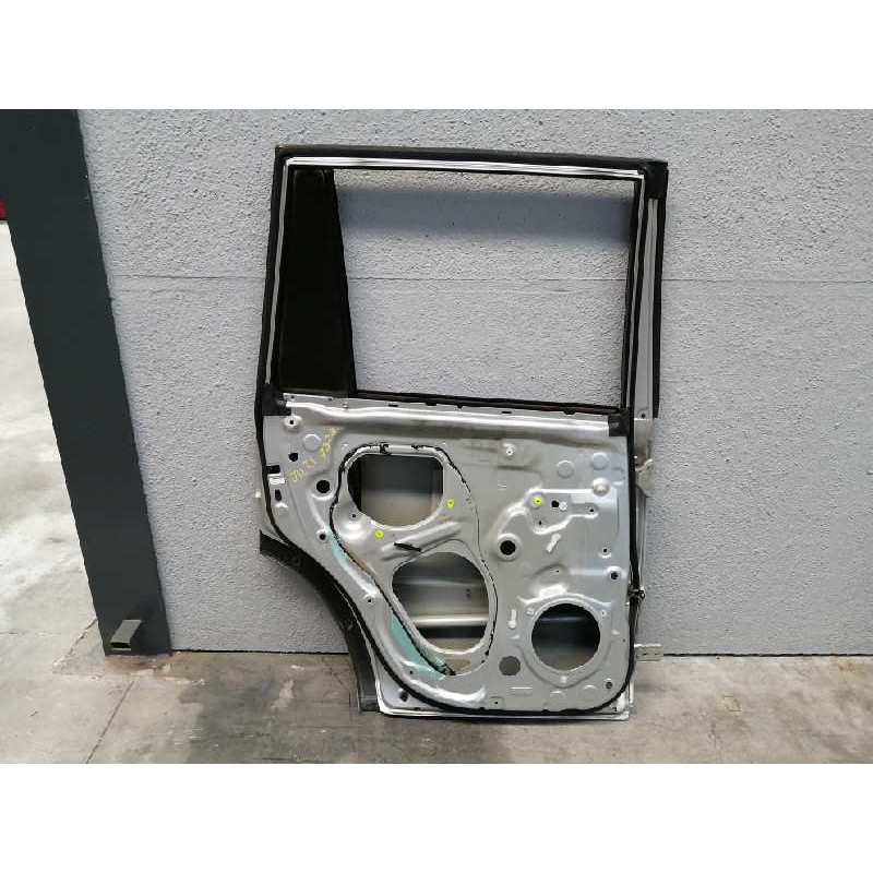Recambio de puerta trasera izquierda para toyota land cruiser (j12) 3.0 d4-d vxl referencia OEM IAM   E4-B4-9