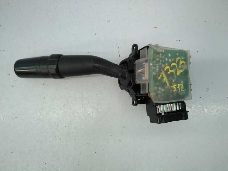 Recambio de mando limpia para toyota land cruiser (j12) 3.0 d4-d vxl referencia OEM IAM   E3-B2-15-2