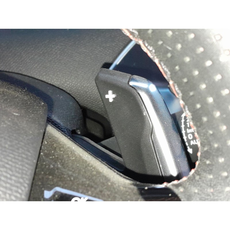 Recambio de volante para peugeot 308 ii (lb_, lp_, lw_, lh_, l3_) 1.2 thp 130 referencia OEM IAM   