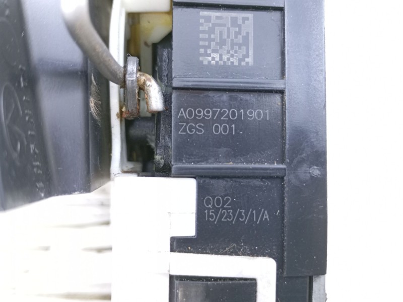 Recambio de cerradura puerta delantera izquierda para infiniti q30 q30 referencia OEM IAM A0997201901  