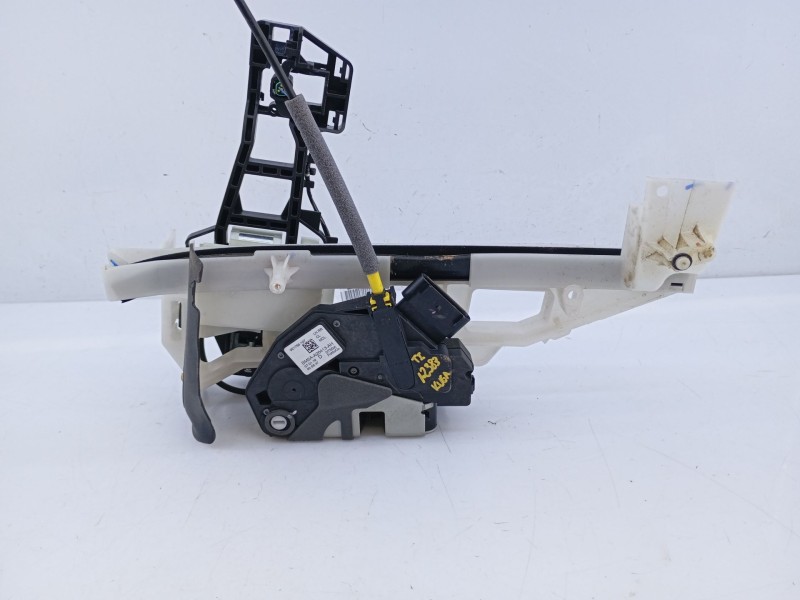 Recambio de cerradura puerta trasera izquierda para ford kuga (cbs) titanium referencia OEM IAM   