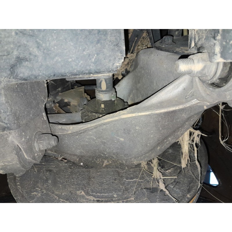 Recambio de mangueta trasera izquierda para mercedes-benz glb (x247) glb 200 d 4-matic (247.613) referencia OEM IAM   