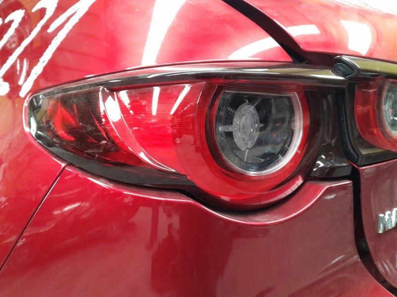 Recambio de piloto trasero izquierdo para mazda 3 hatchback (bp) 2.0 skyactiv-g m hybrid referencia OEM IAM   