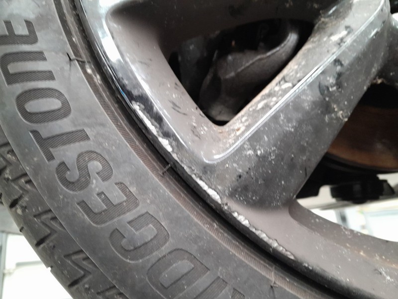 Recambio de juego llantas para mazda 3 hatchback (bp) 2.0 skyactiv-g m hybrid referencia OEM IAM 215/45/18  